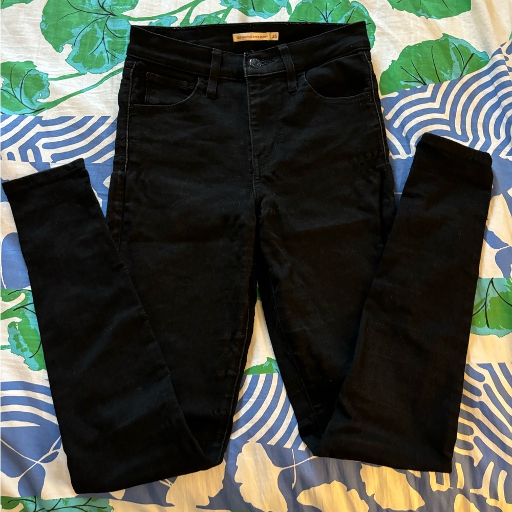 Levi’s high rise super skinny jeans size 25